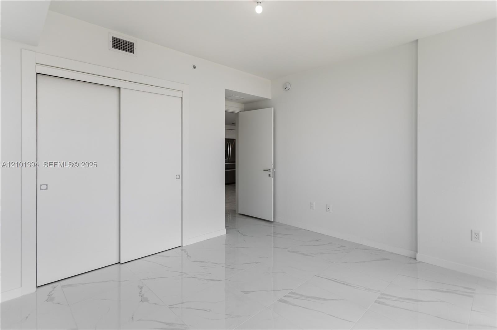 1170 E Hallandale Beach Boulevard 1811 Property Photo 29