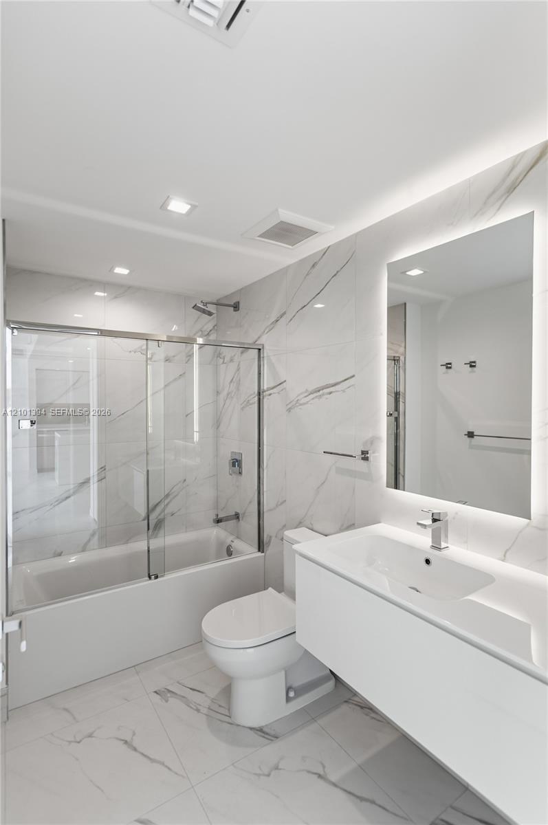 1170 E Hallandale Beach Boulevard 1811 Property Photo 35