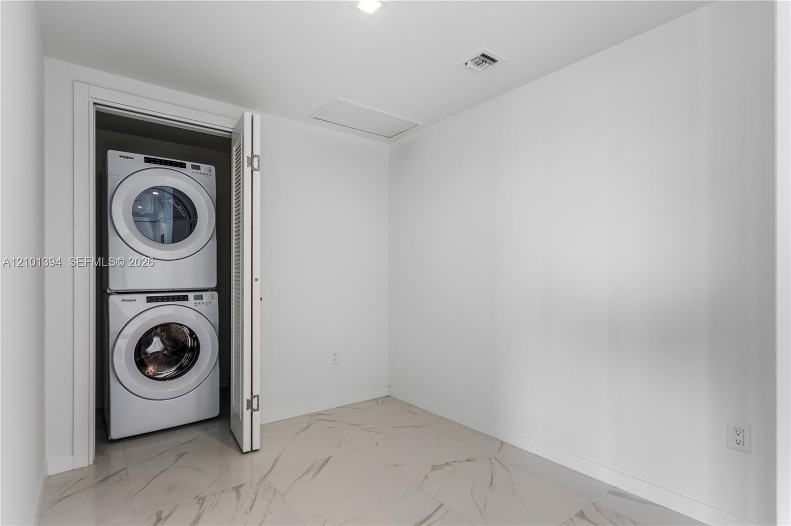 1170 E Hallandale Beach Boulevard 1811 Property Photo 37