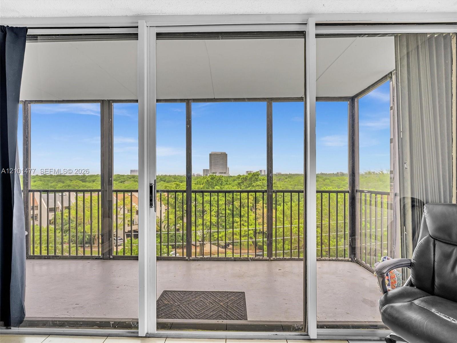 2500 Ne 135th Street C502 Property Photo 1
