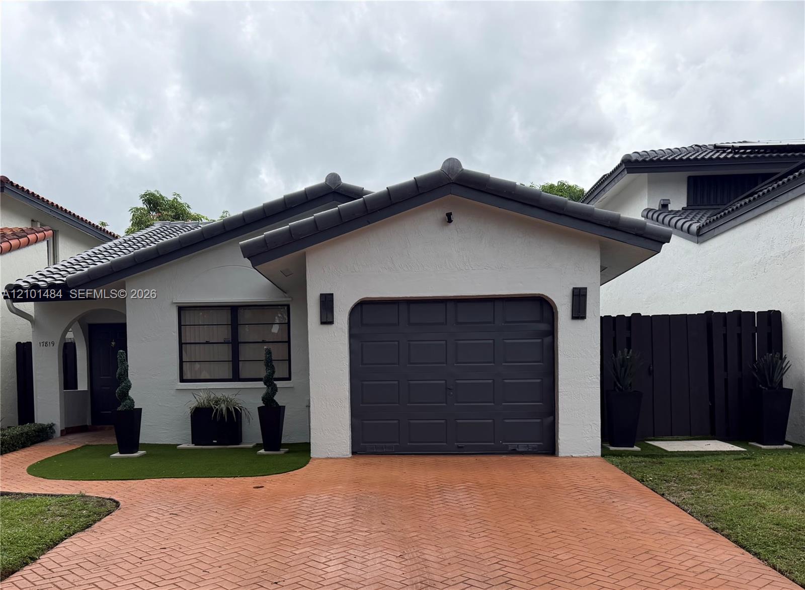 17819 NW 66th Ct Circle Property Photo 1
