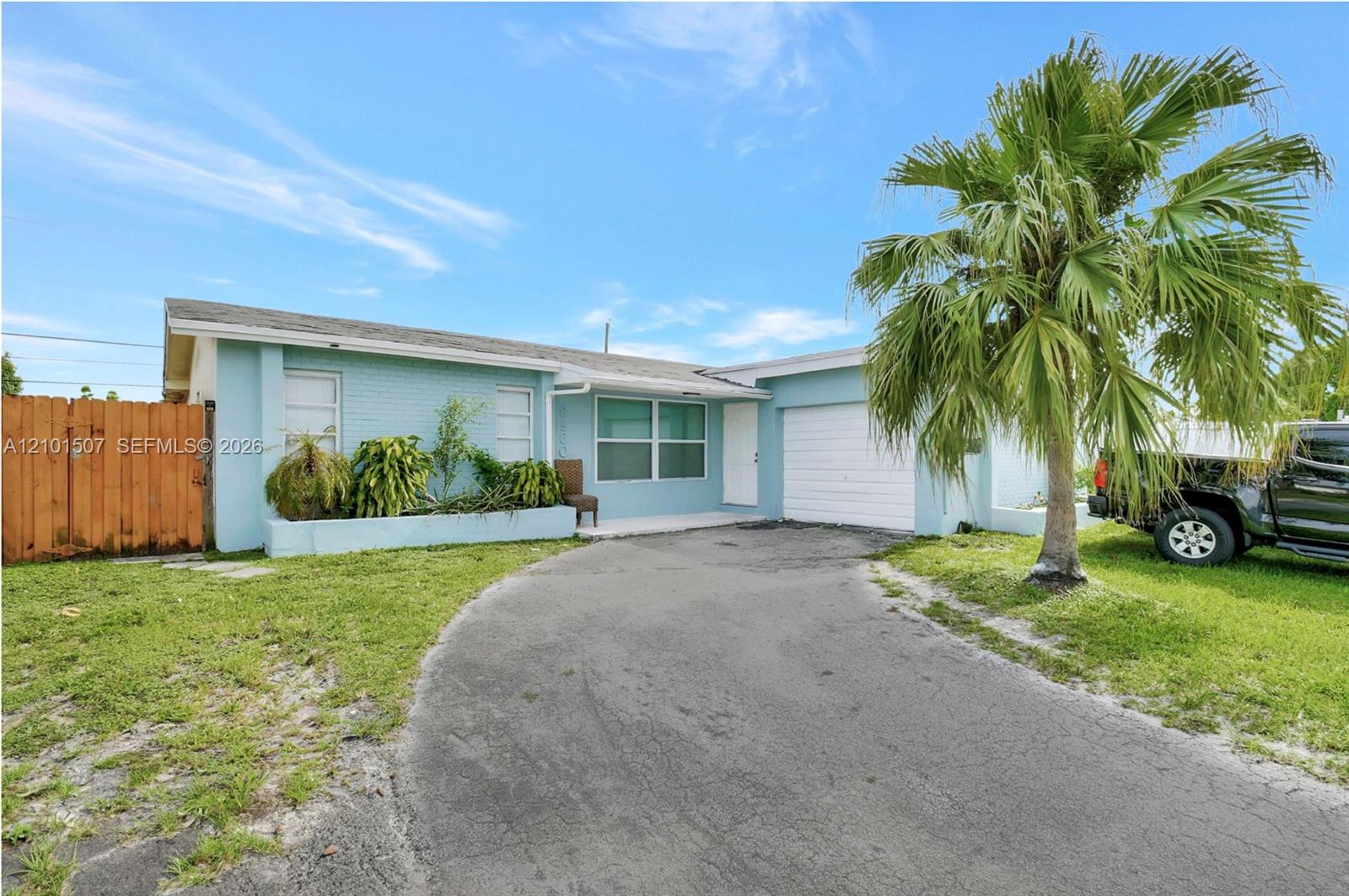 8960 Sunset Strip Property Photo 1