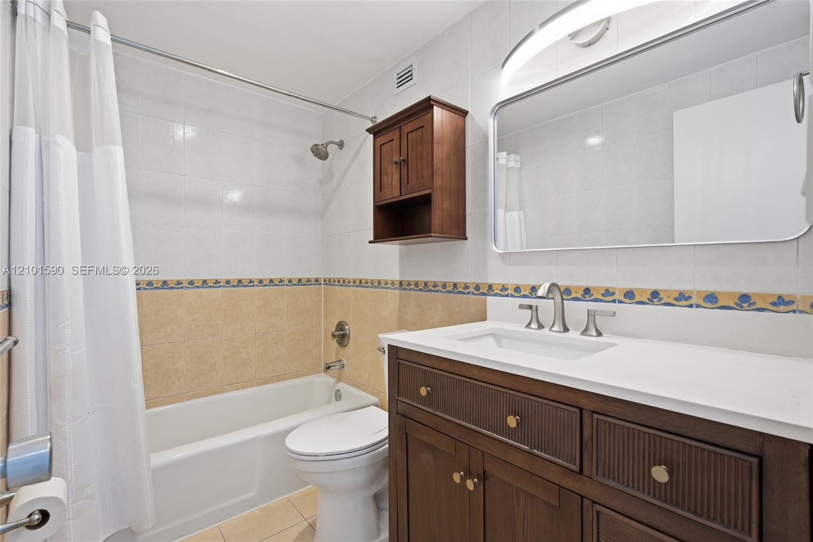 400 Kings Point Drive 1404 Property Photo 9