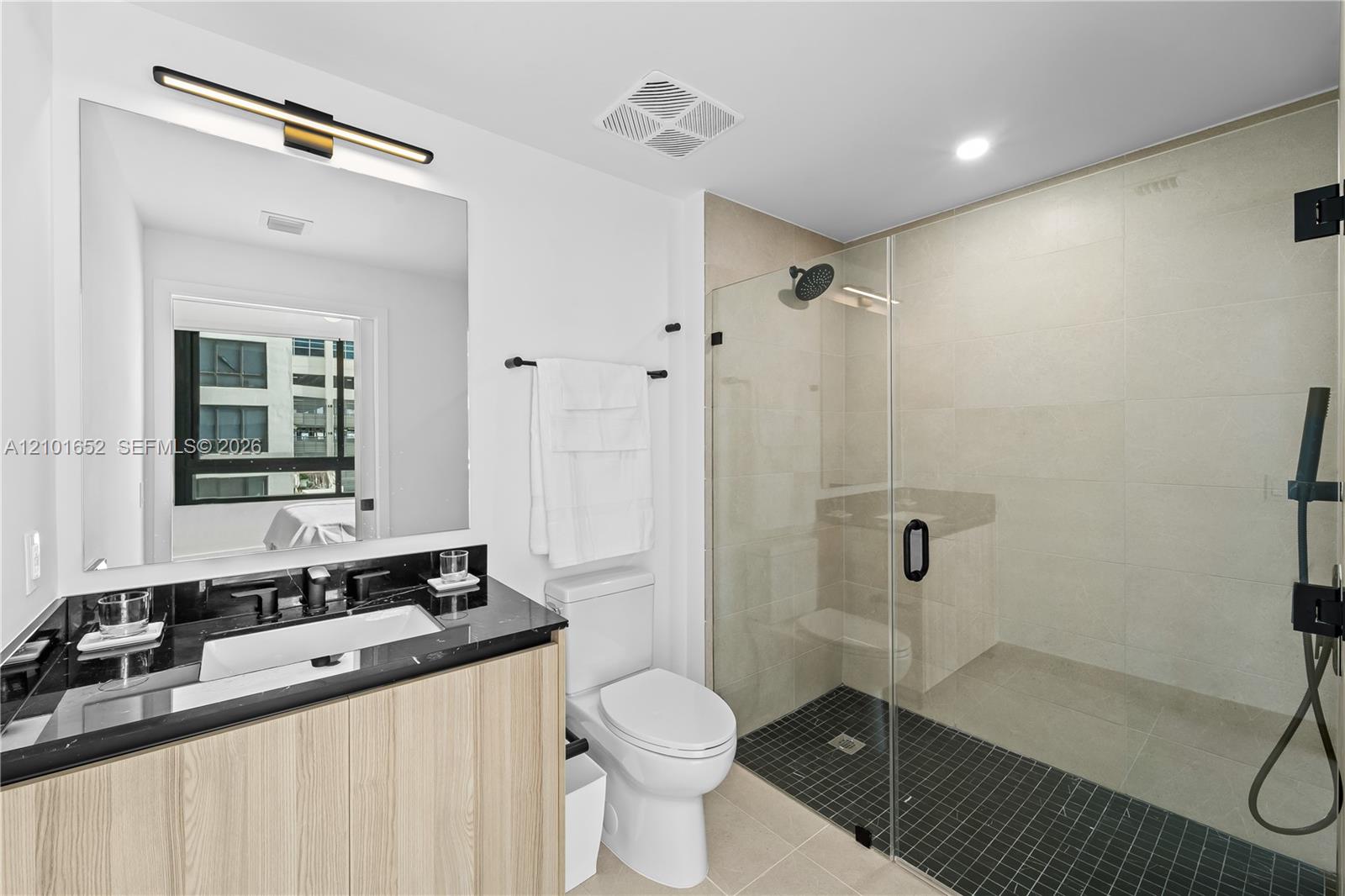 225 N Miami Avenue 912 Property Photo 3