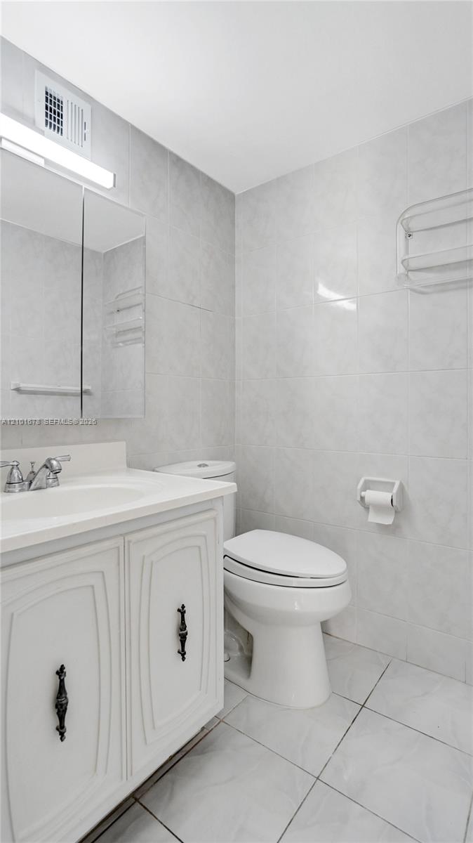 2000 Atlantic Shores Boulevard 207 Property Photo 13