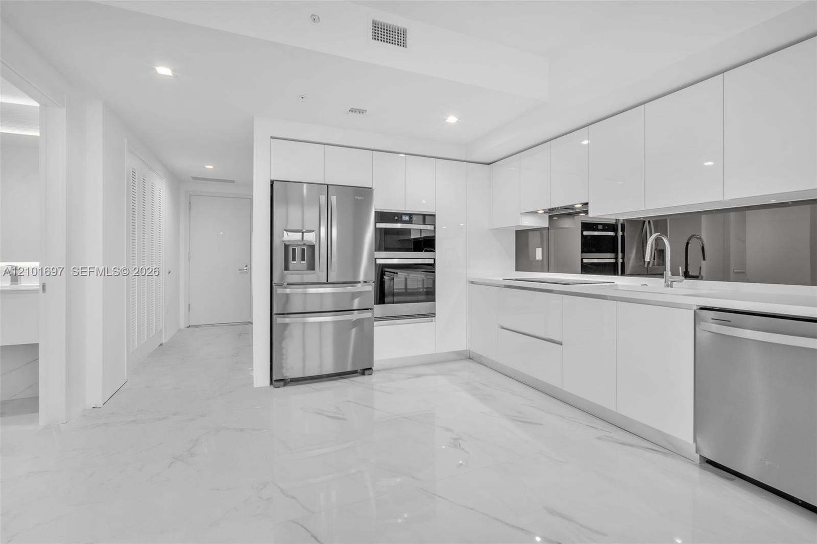 1170 E Hallandale Beach Boulevard 1806 Property Photo 5