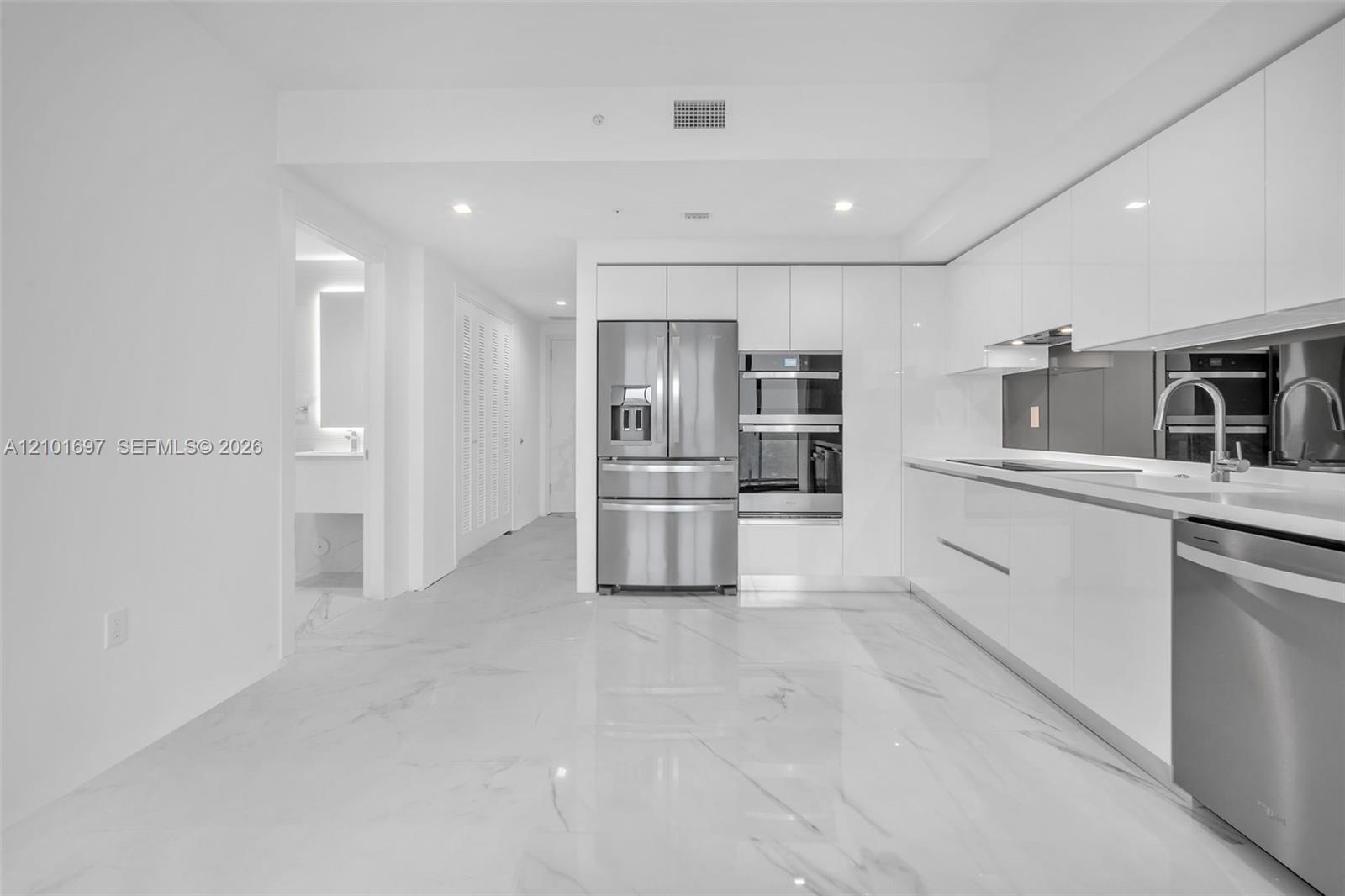 1170 E Hallandale Beach Boulevard 1806 Property Photo 11