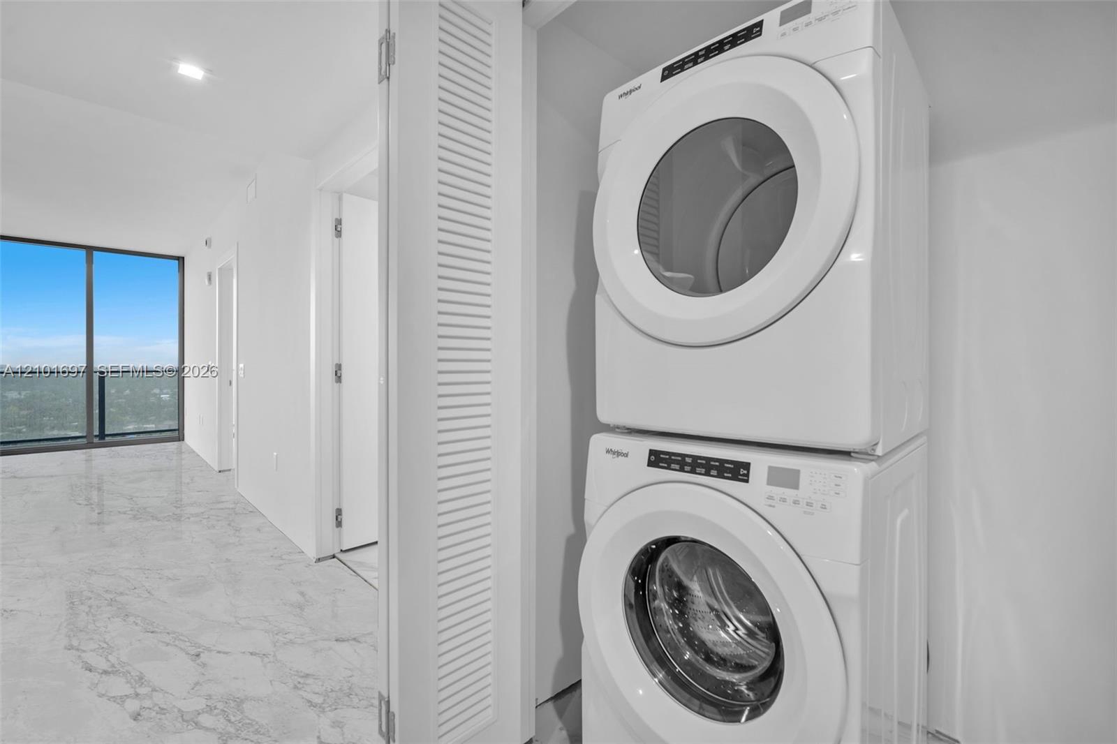 1170 E Hallandale Beach Boulevard 1806 Property Photo 15