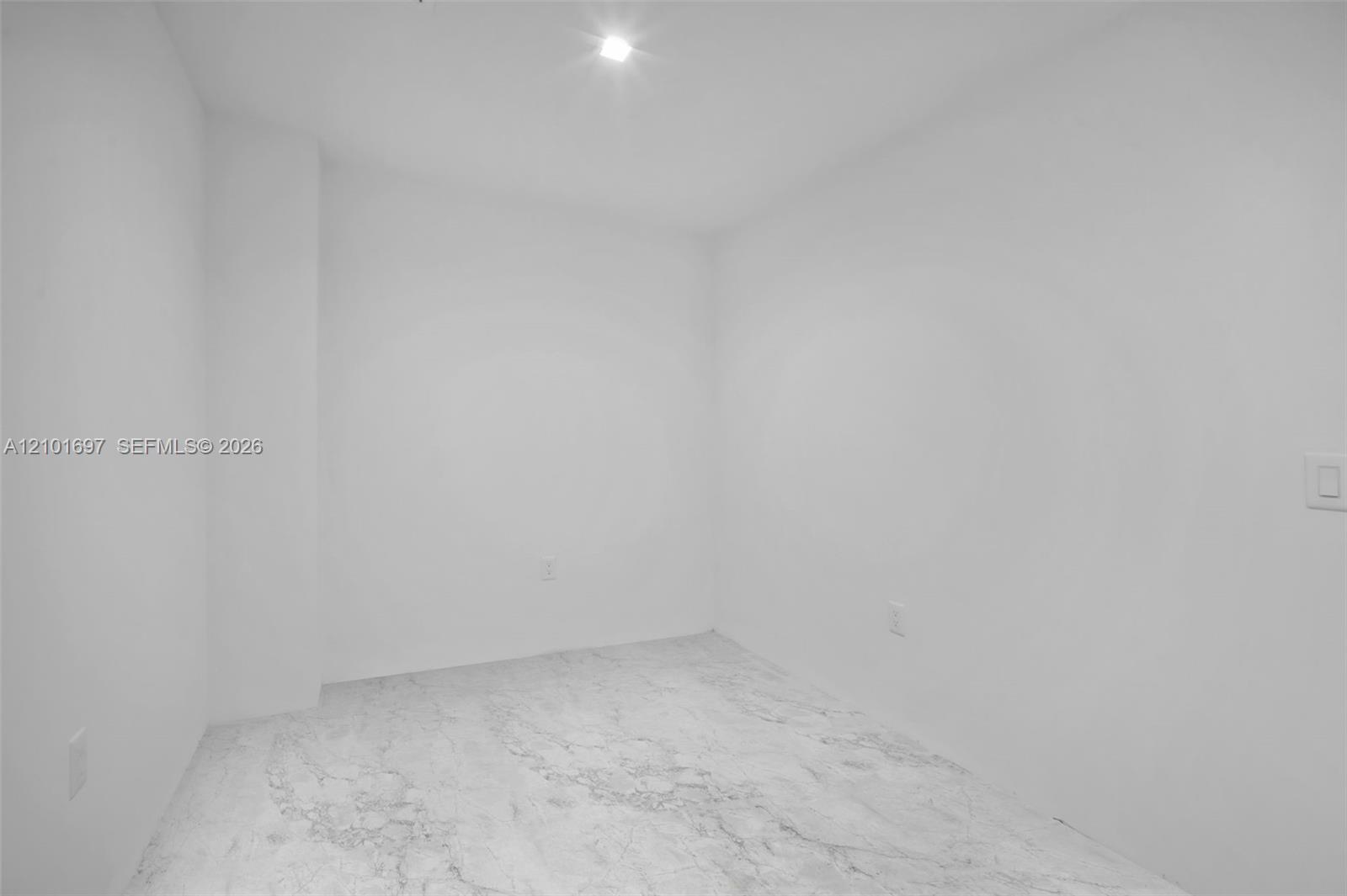 1170 E Hallandale Beach Boulevard 1806 Property Photo 39