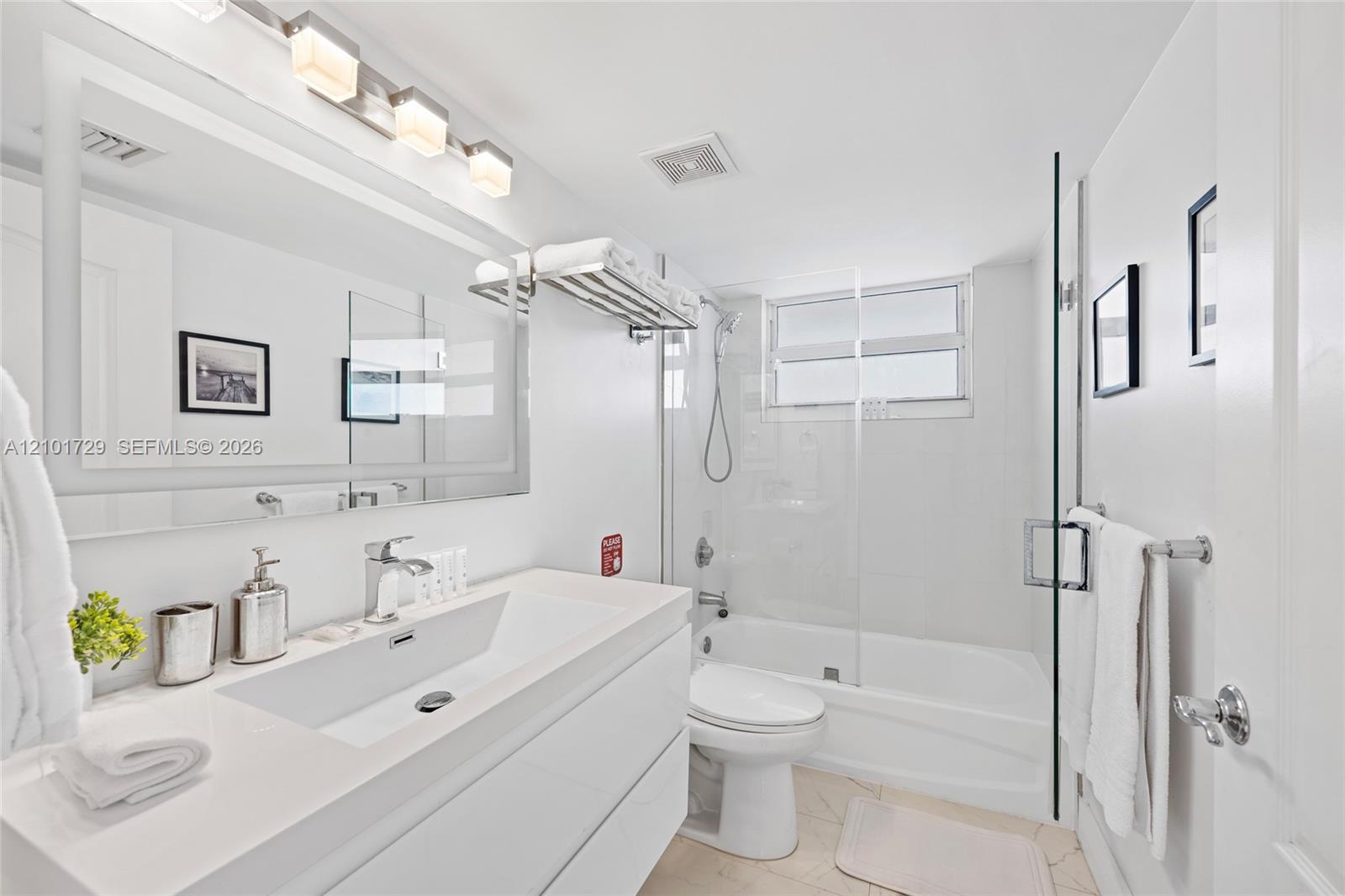 1200 Brickell Bay Drive 3701 Property Photo 10