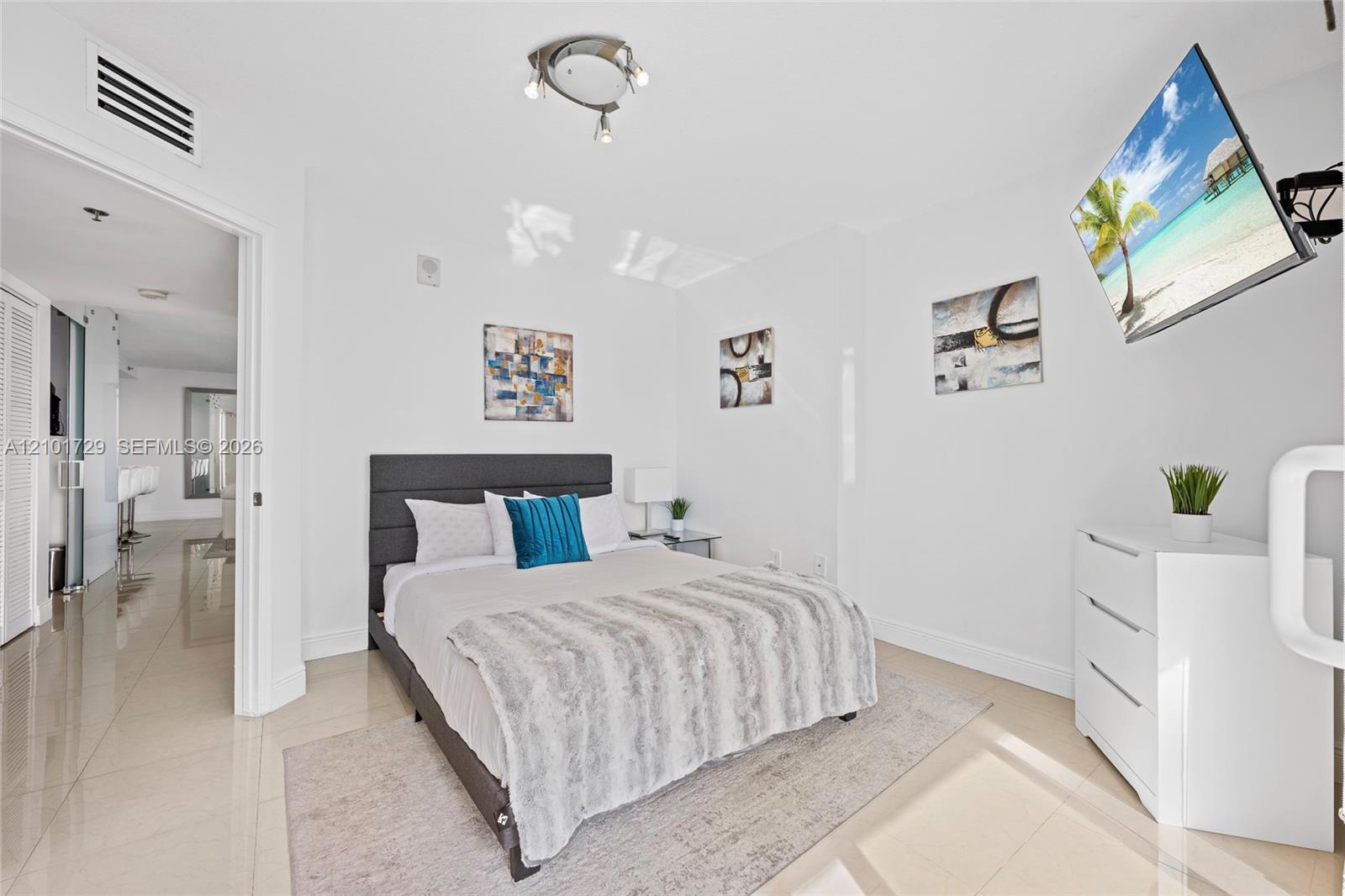 1200 Brickell Bay Drive 3701 Property Photo 12