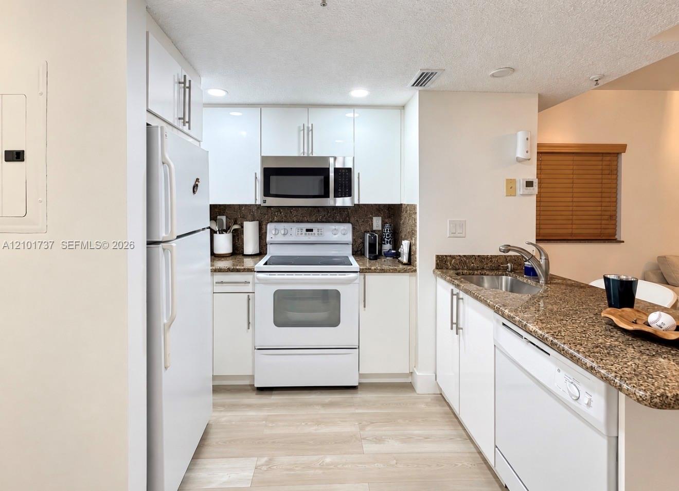 1918 Brickell Avenue 204 Property Photo 3