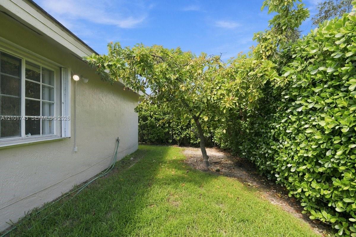 20221 Sw 85th Court Property Photo 34