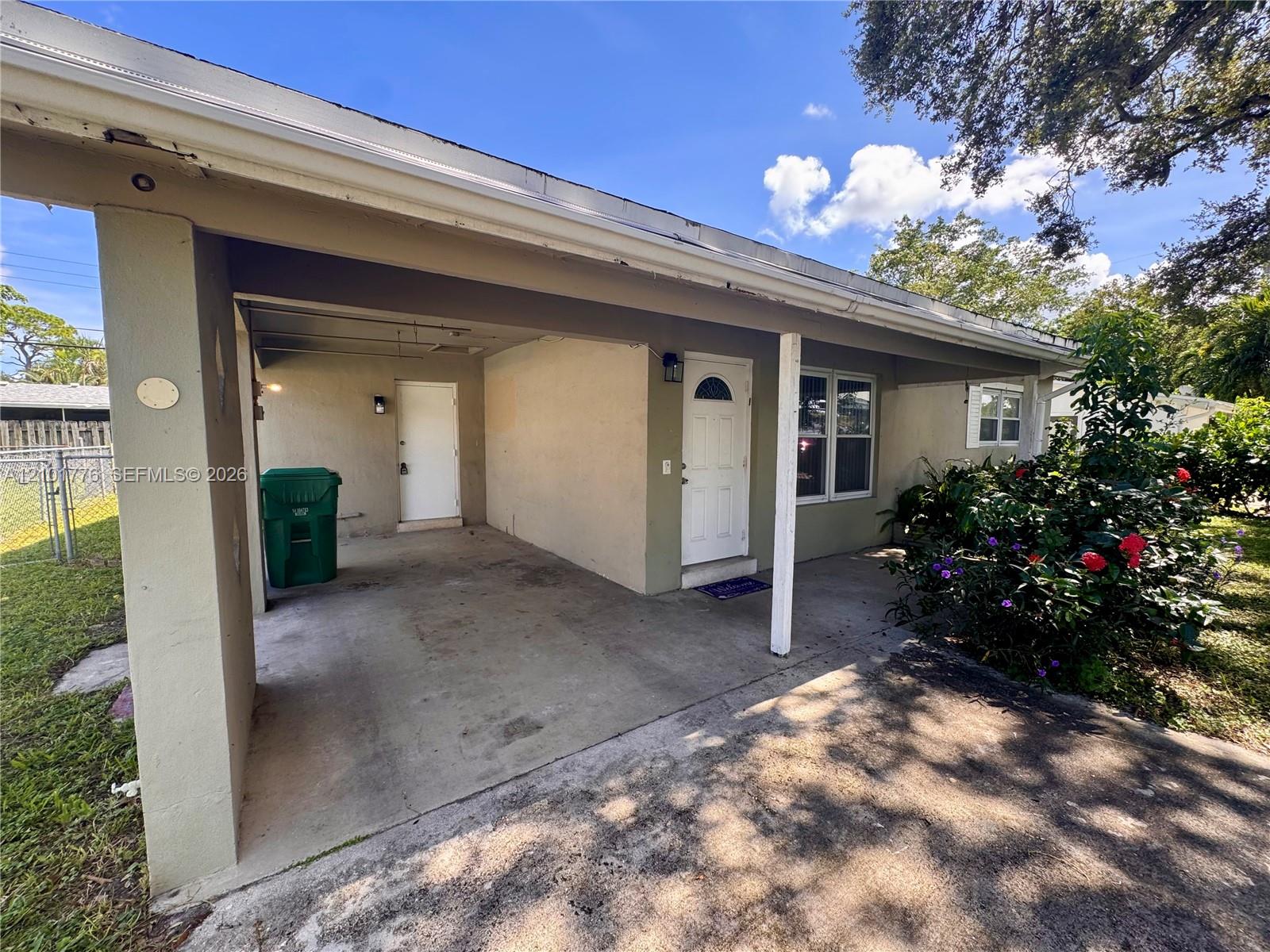 4720 Sw 25th Terrace Property Photo 2