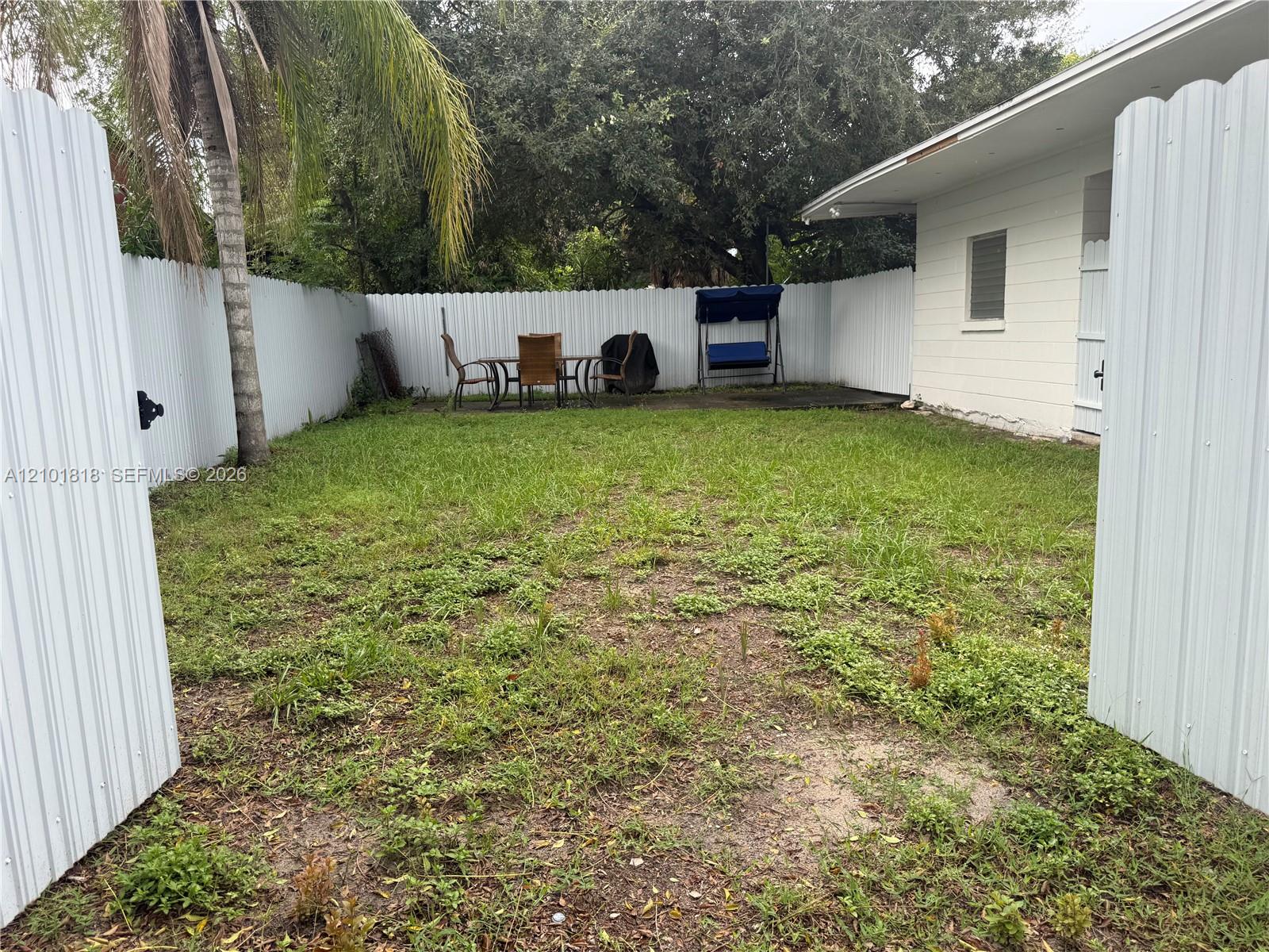3411 N 12 Street Property Photo 2