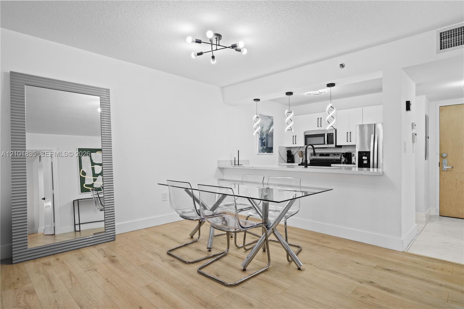 1200 Brickell Bay Drive 1907 Property Photo 3