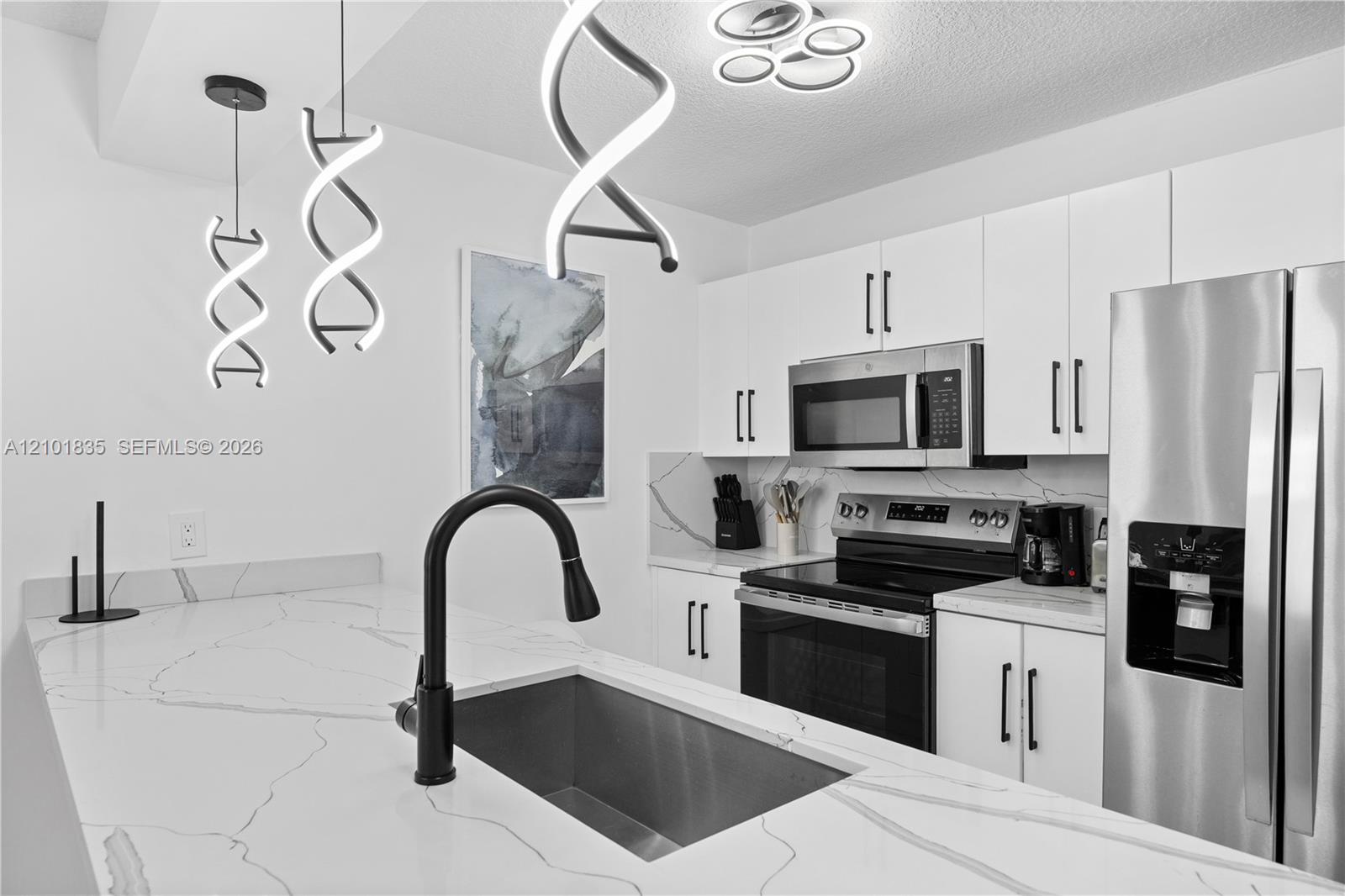 1200 Brickell Bay Drive 1907 Property Photo 4