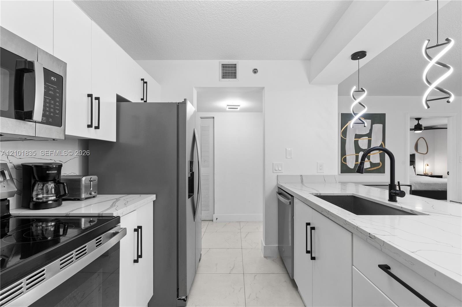 1200 Brickell Bay Drive 1907 Property Photo 6