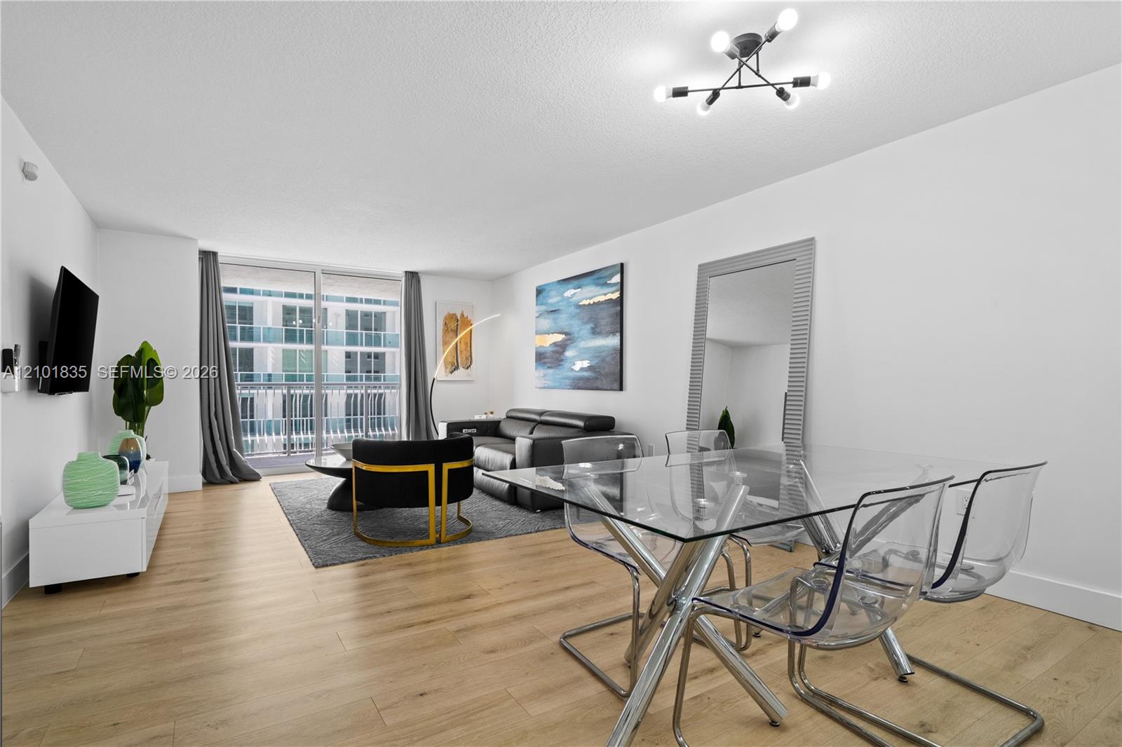 1200 Brickell Bay Drive 1907 Property Photo 7