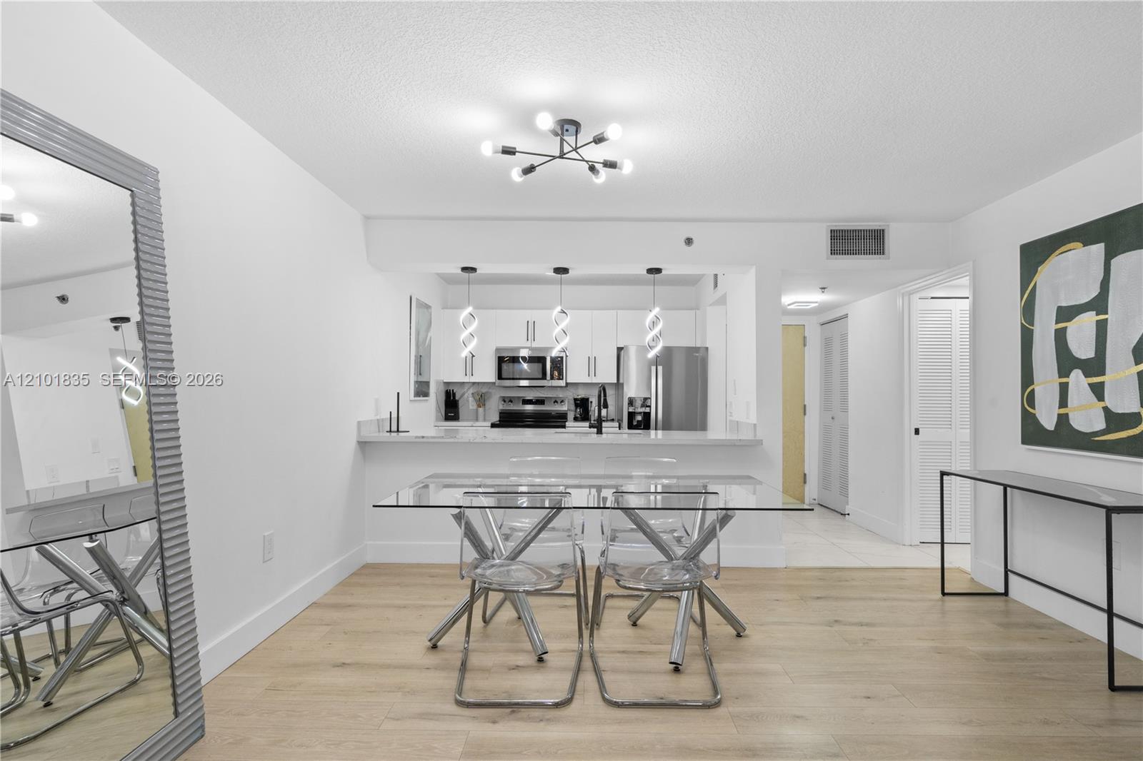 1200 Brickell Bay Drive 1907 Property Photo 8