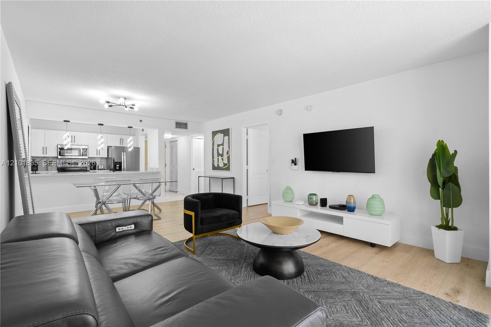 1200 Brickell Bay Drive 1907 Property Photo 13