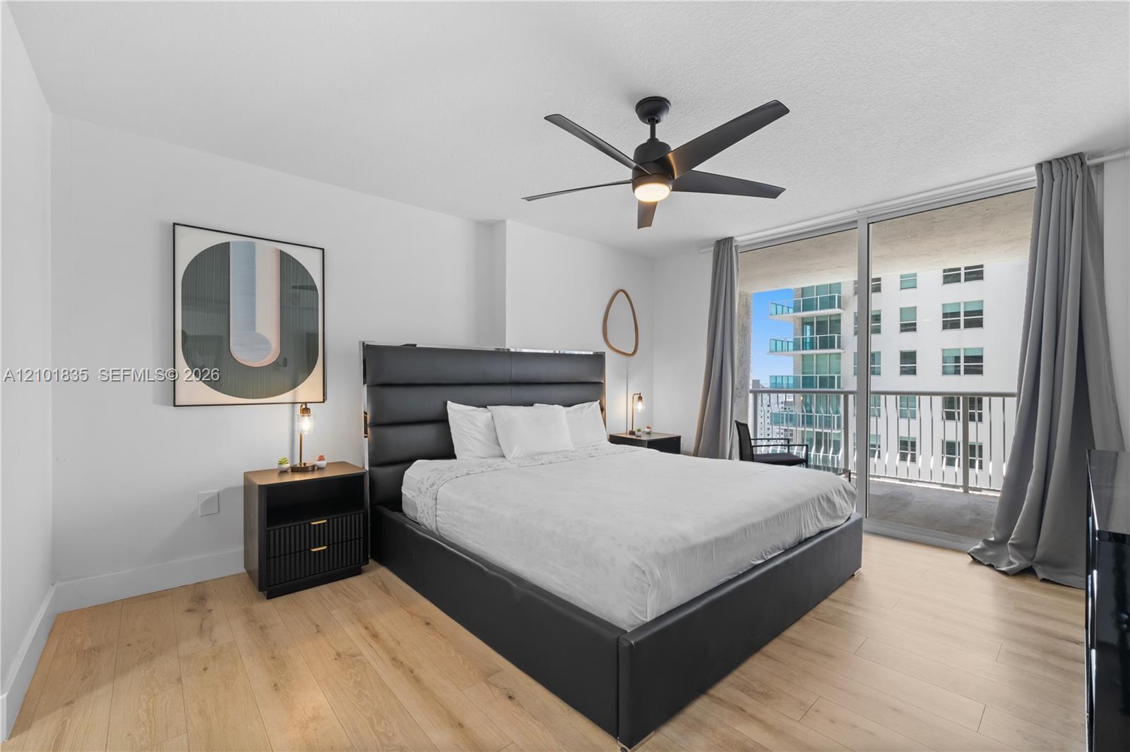 1200 Brickell Bay Drive 1907 Property Photo 14