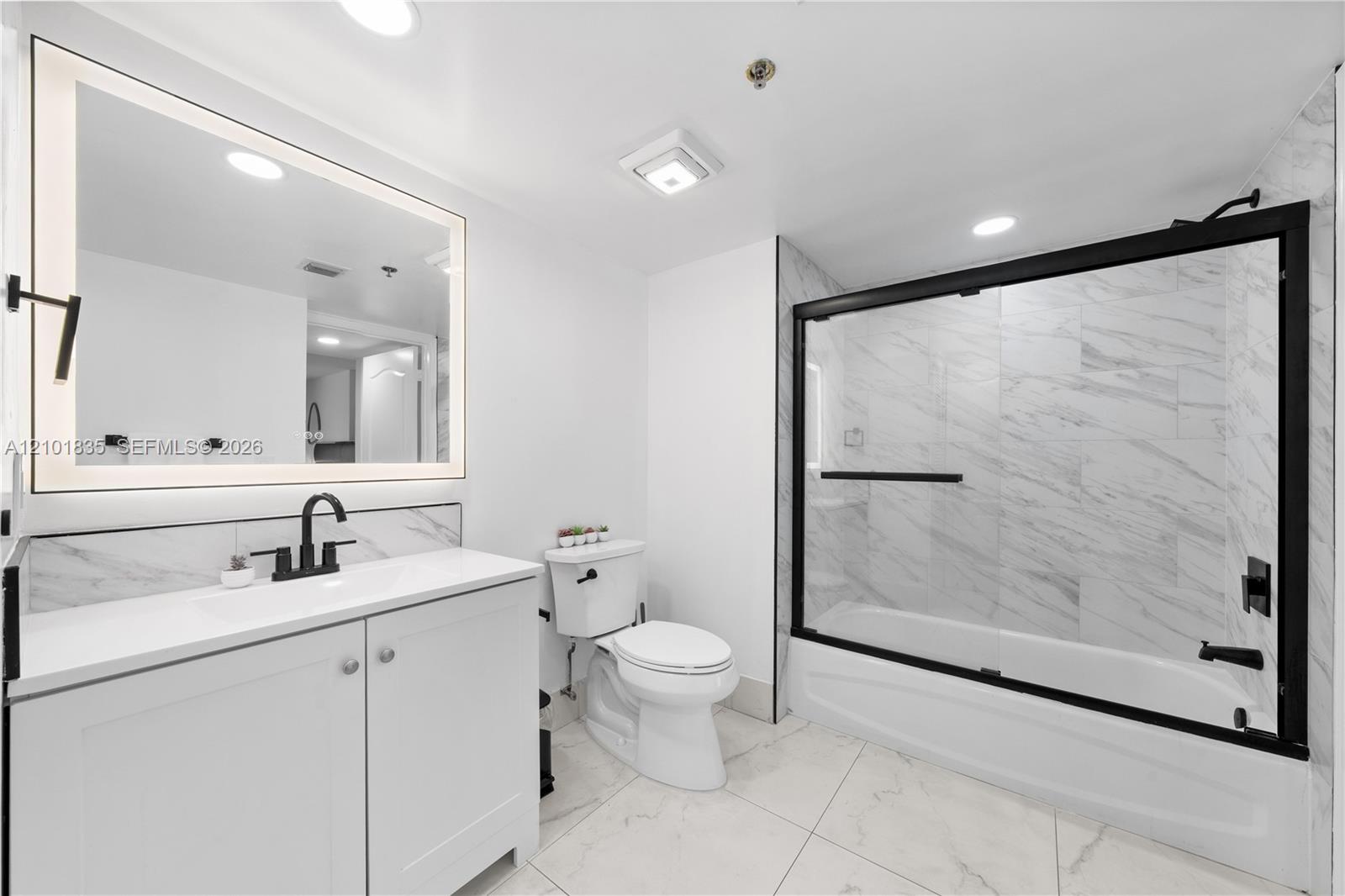 1200 Brickell Bay Drive 1907 Property Photo 22