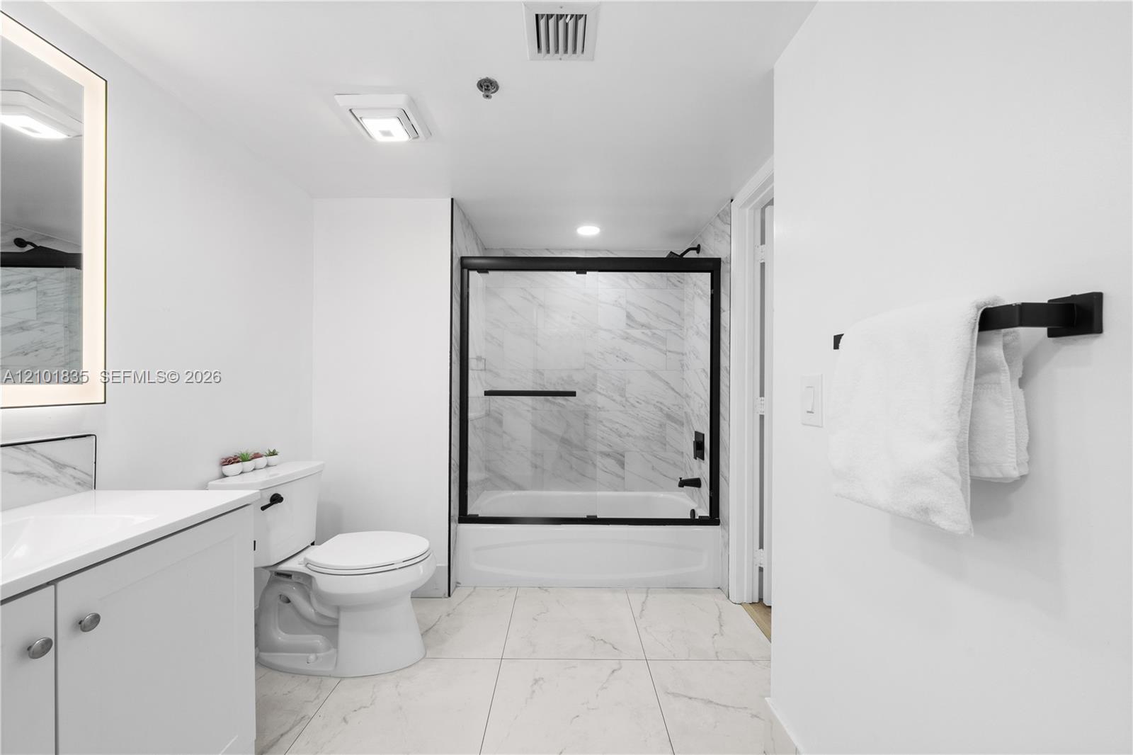 1200 Brickell Bay Drive 1907 Property Photo 23