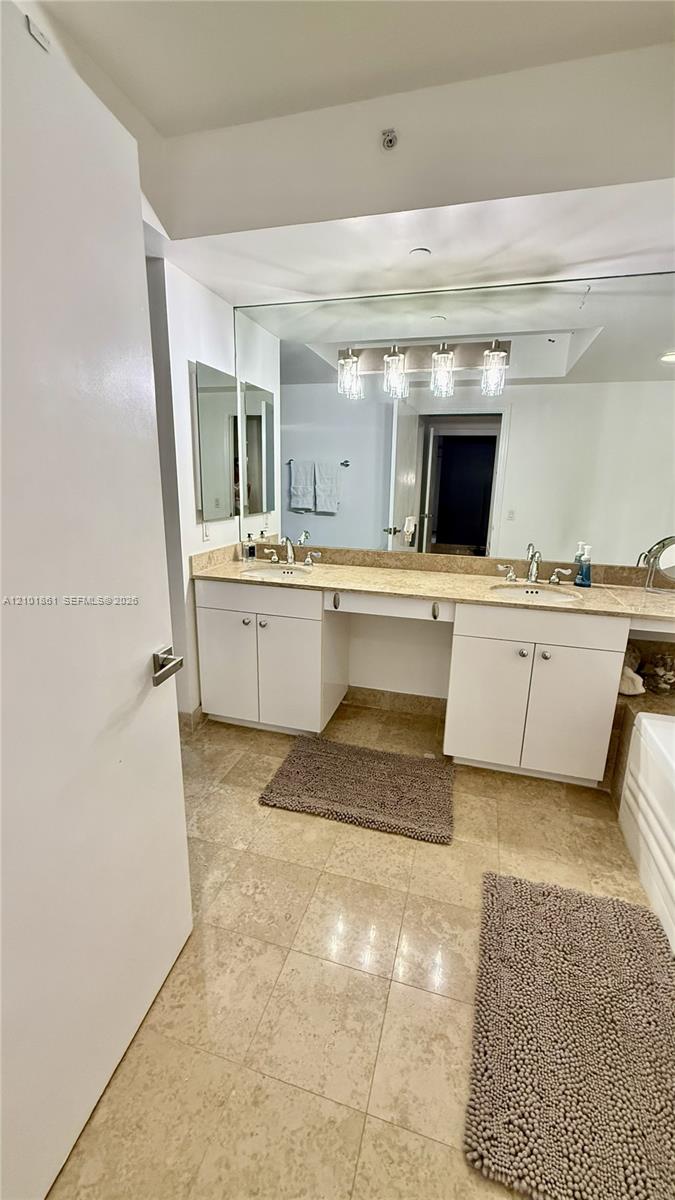 4779 Collins Avenue 1908 Property Photo 15