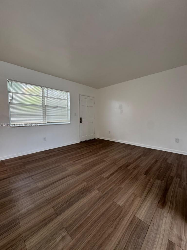 17031 Ne 21st Avenue 14 Property Photo 5