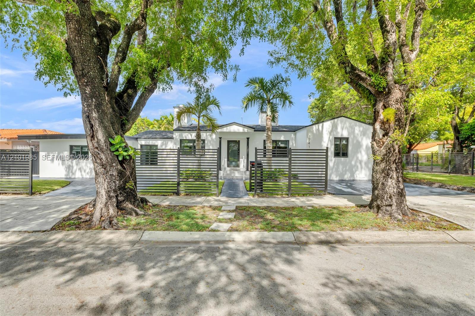 1741 Sw 17th Court Property Photo 2