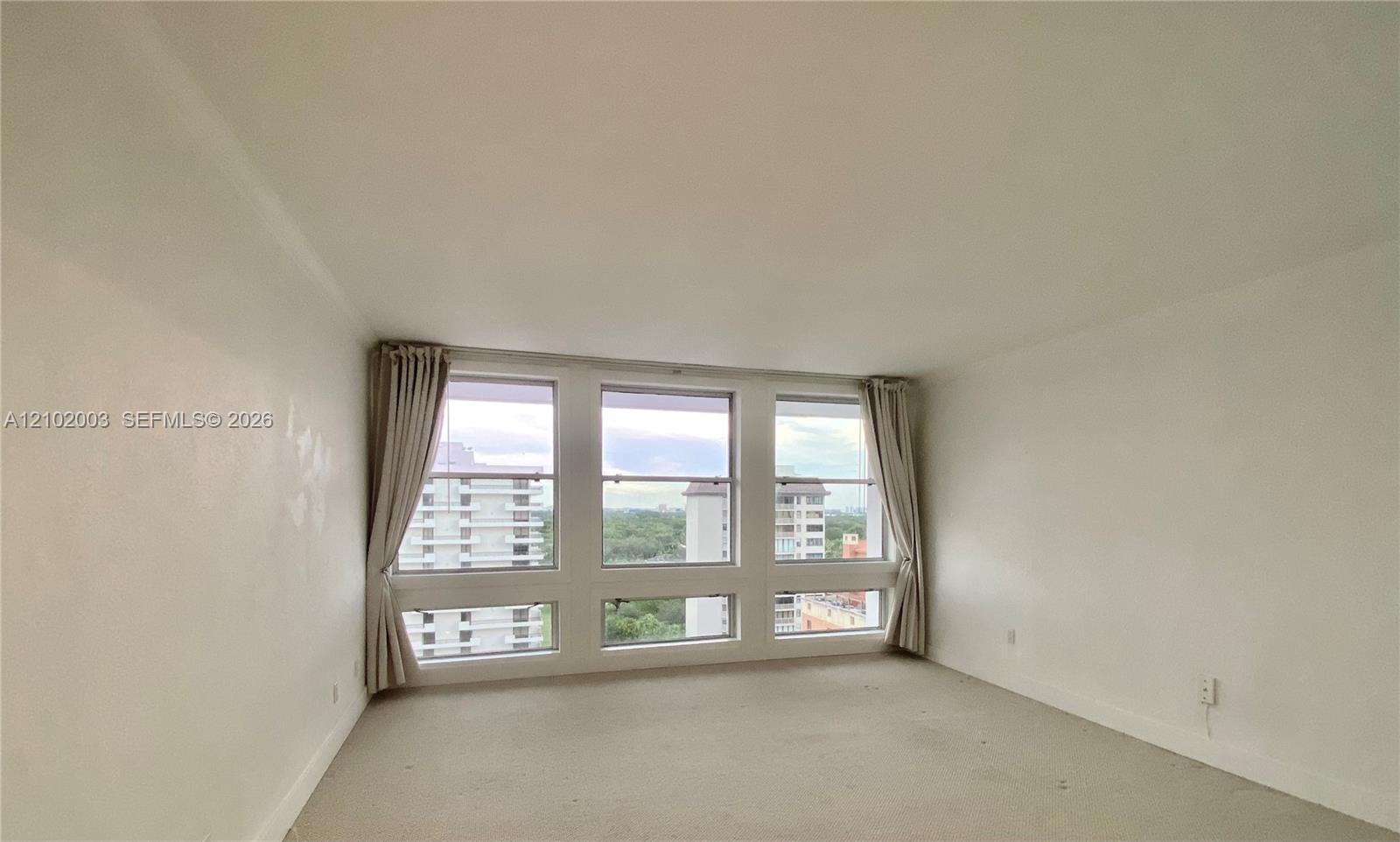 700 Biltmore Way 1115 Property Photo 5