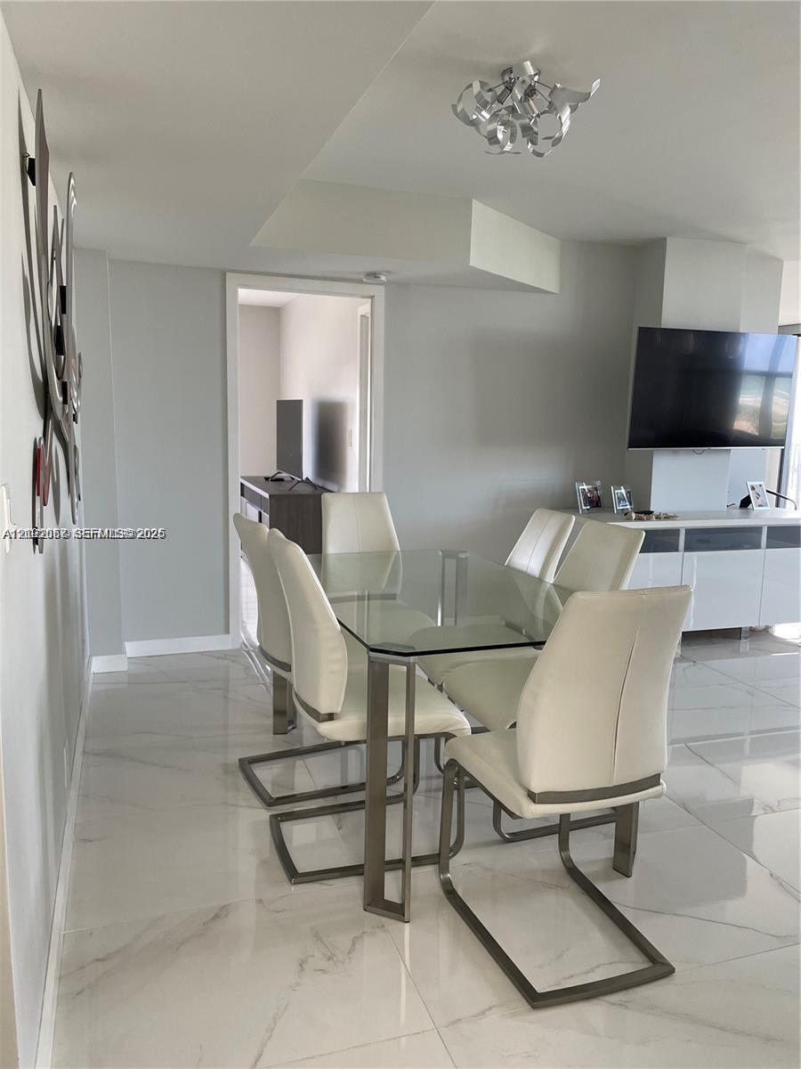 2101 S Ocean Drive 405 Property Photo 4
