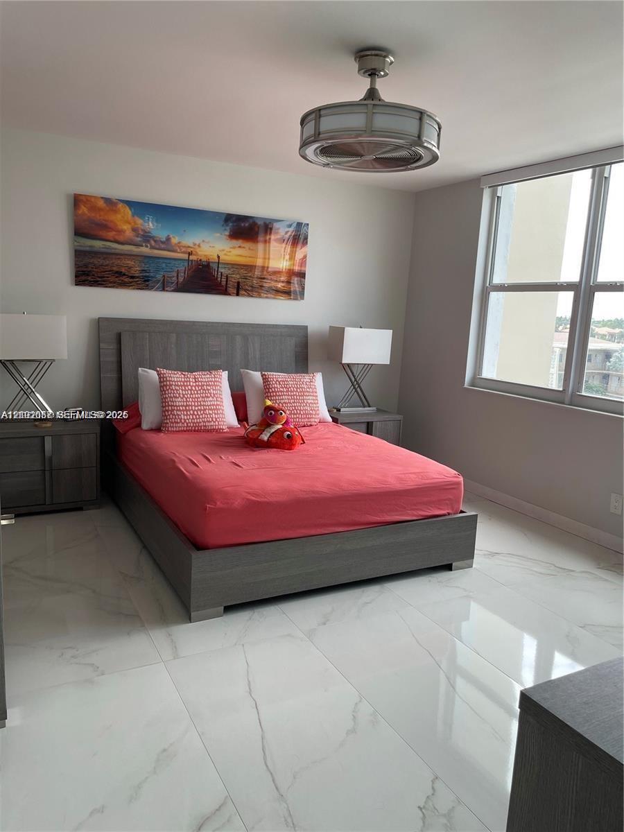 2101 S Ocean Drive 405 Property Photo 6