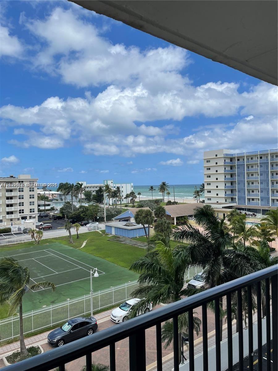 2101 S Ocean Drive 405 Property Photo 14