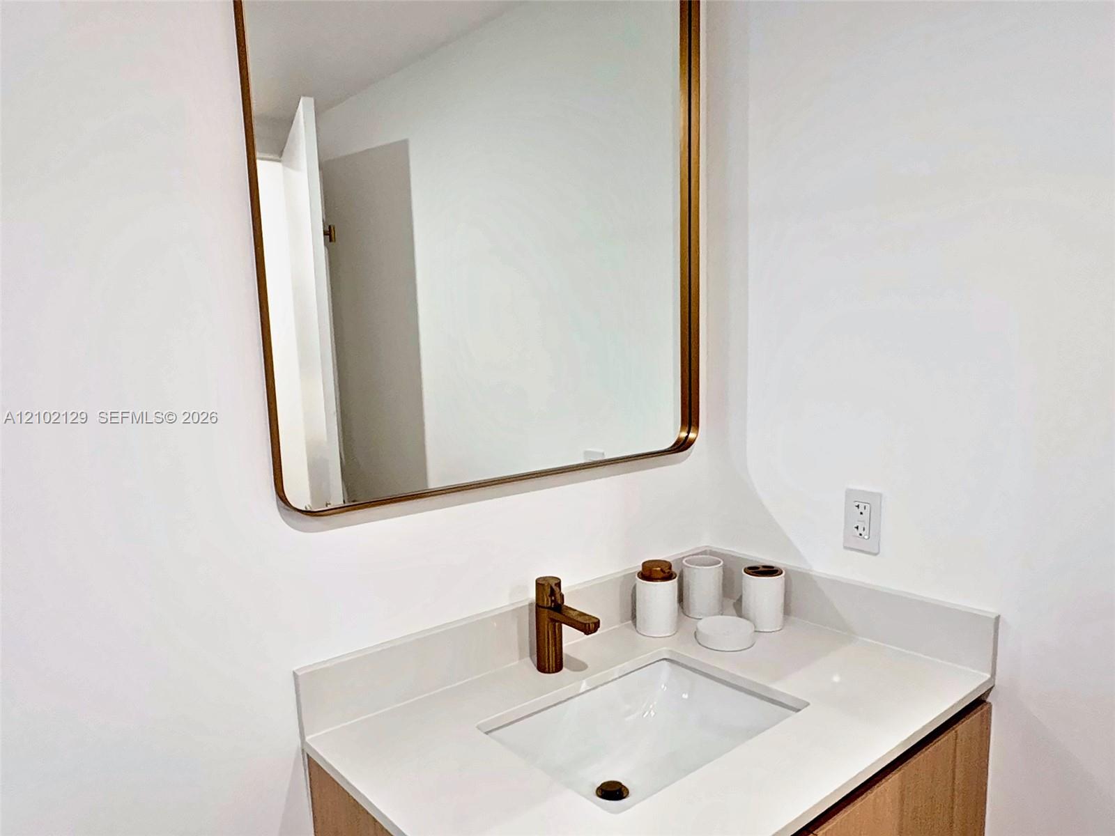 90 Ne 32nd Street 617 Property Photo 7