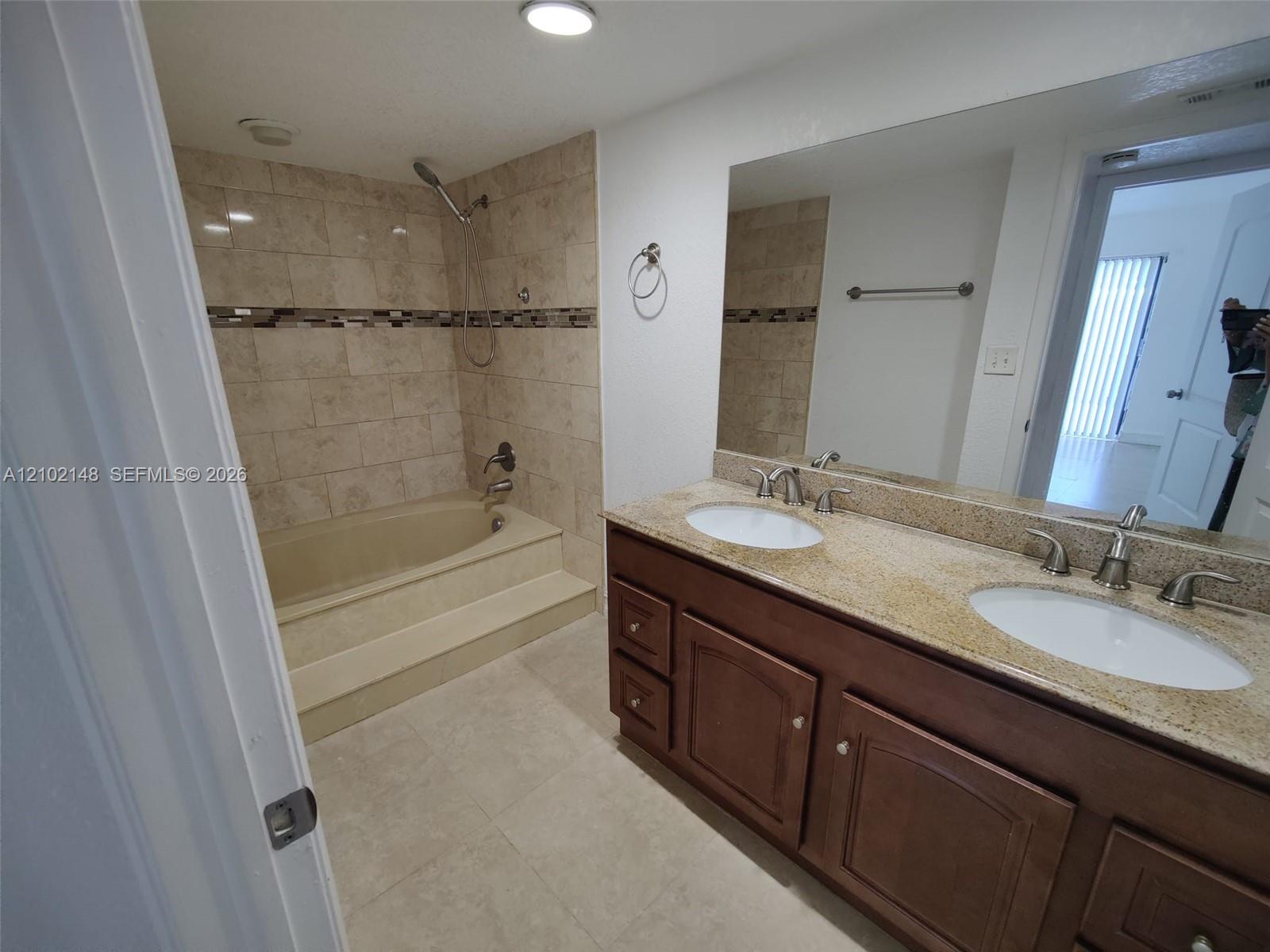 616 Executive Center Drive 107 Property Photo 23