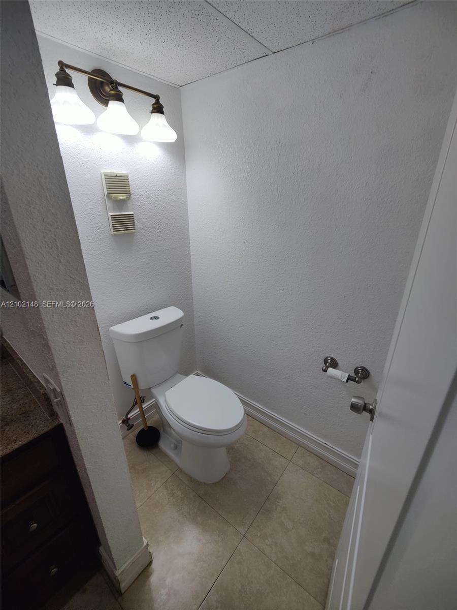 616 Executive Center Drive 107 Property Photo 26