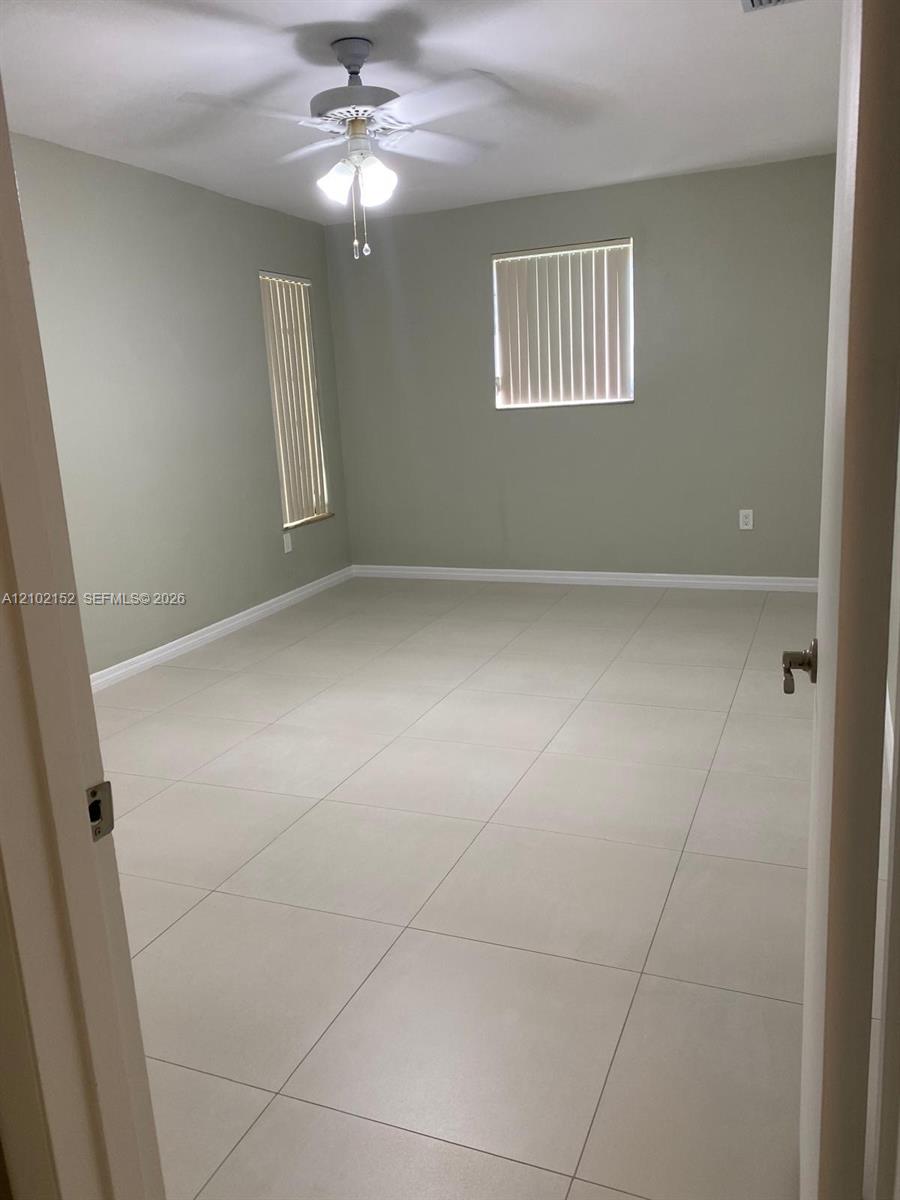 467 W 43rd Place Property Photo 13
