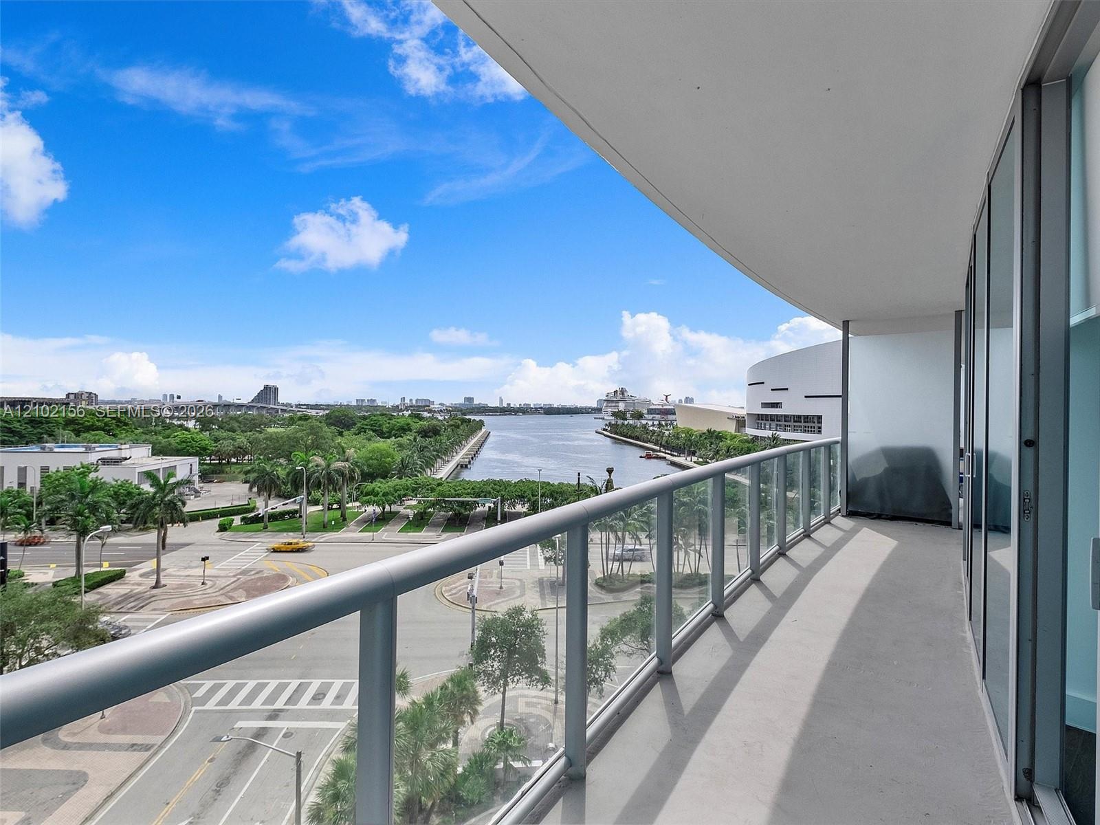 888 Biscayne Boulevard 612 Property Photo 1