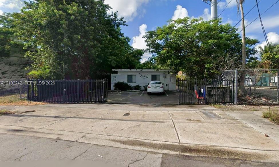666 NW 35th Street 2 Property Photo 1