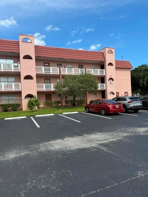 9641 Sunrise Lakes Boulevard 111 Property Photo 1