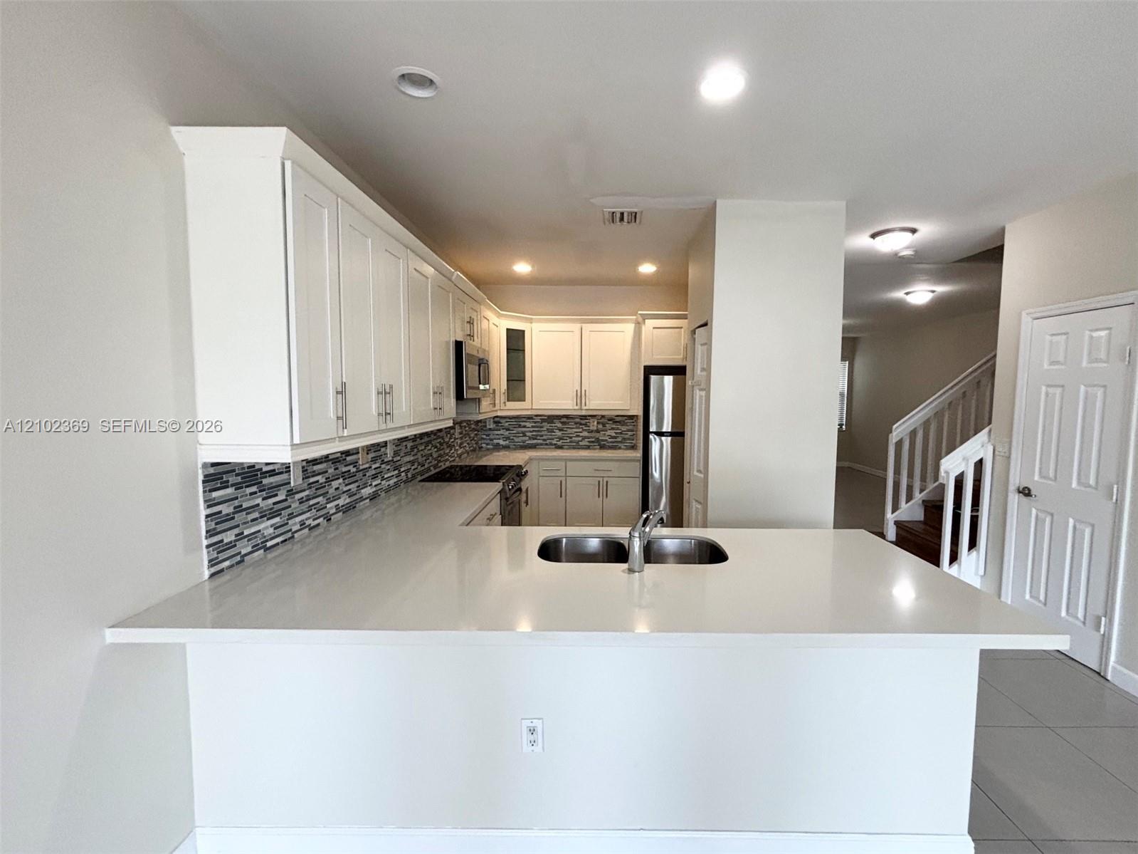 10445 NW 61 Lane 10445 Property Photo 1