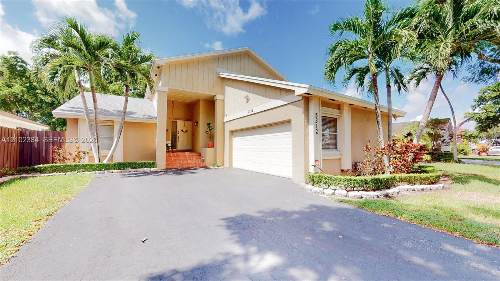 5312 Sw 151st Place Property Photo 3