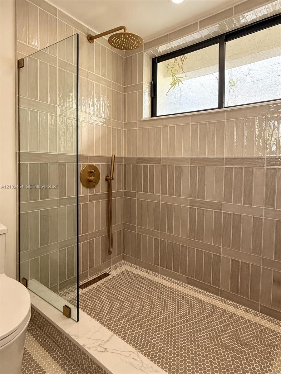 3042 Sw 27th Avenue 8 Property Photo 5
