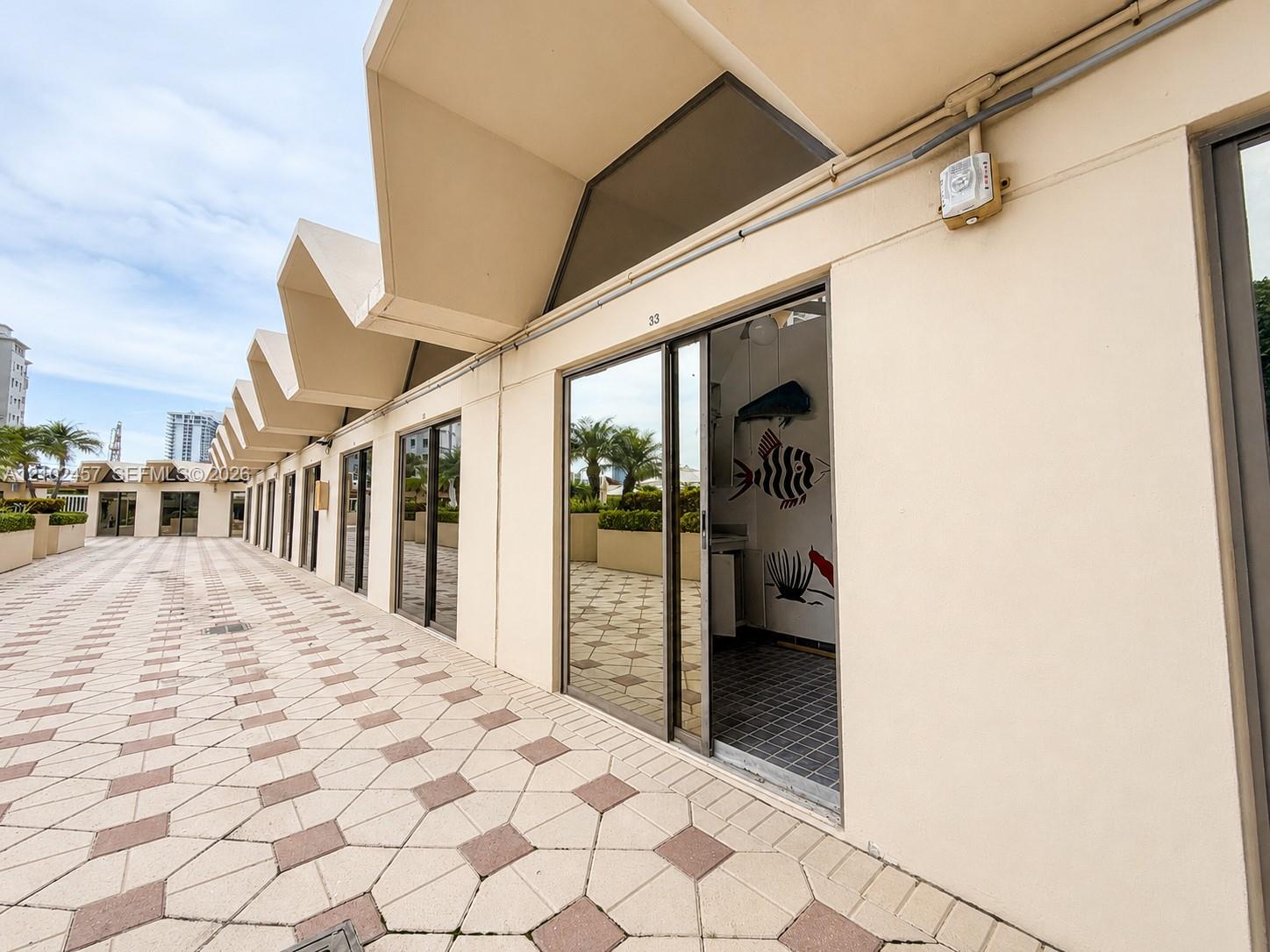 20191 E Country Club Drive Ca33 Property Photo 6