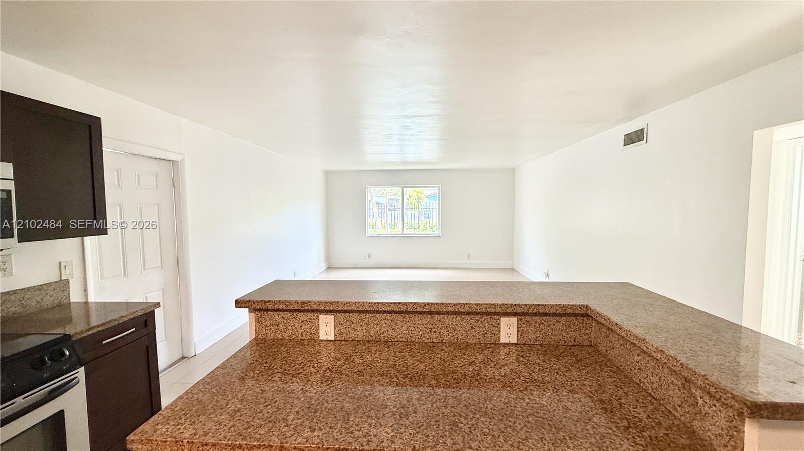 1548 Sw 5th Place 3 Property Photo 12