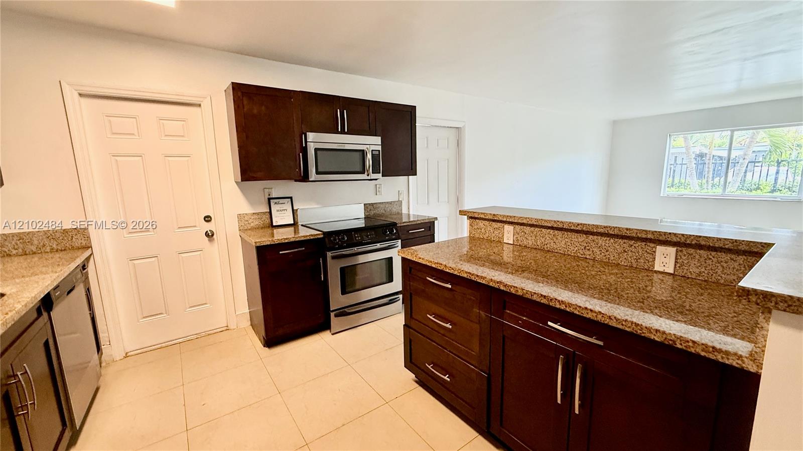 1548 Sw 5th Place 3 Property Photo 14