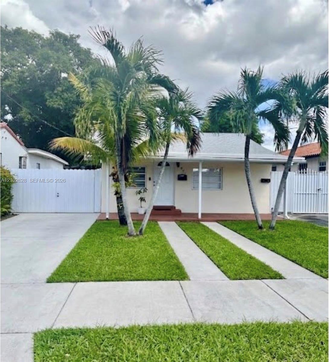 521 Nw 44th Avenue Property Photo 1