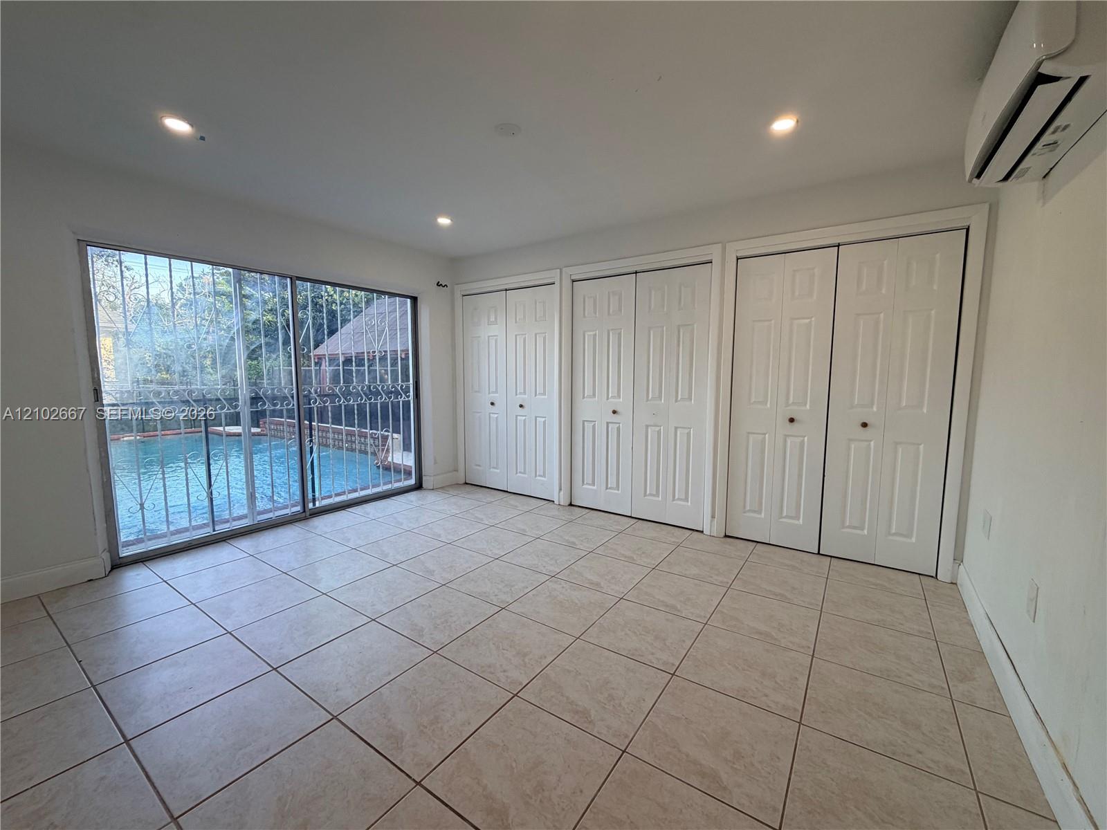 8218 Southampton Drive A Property Photo 4